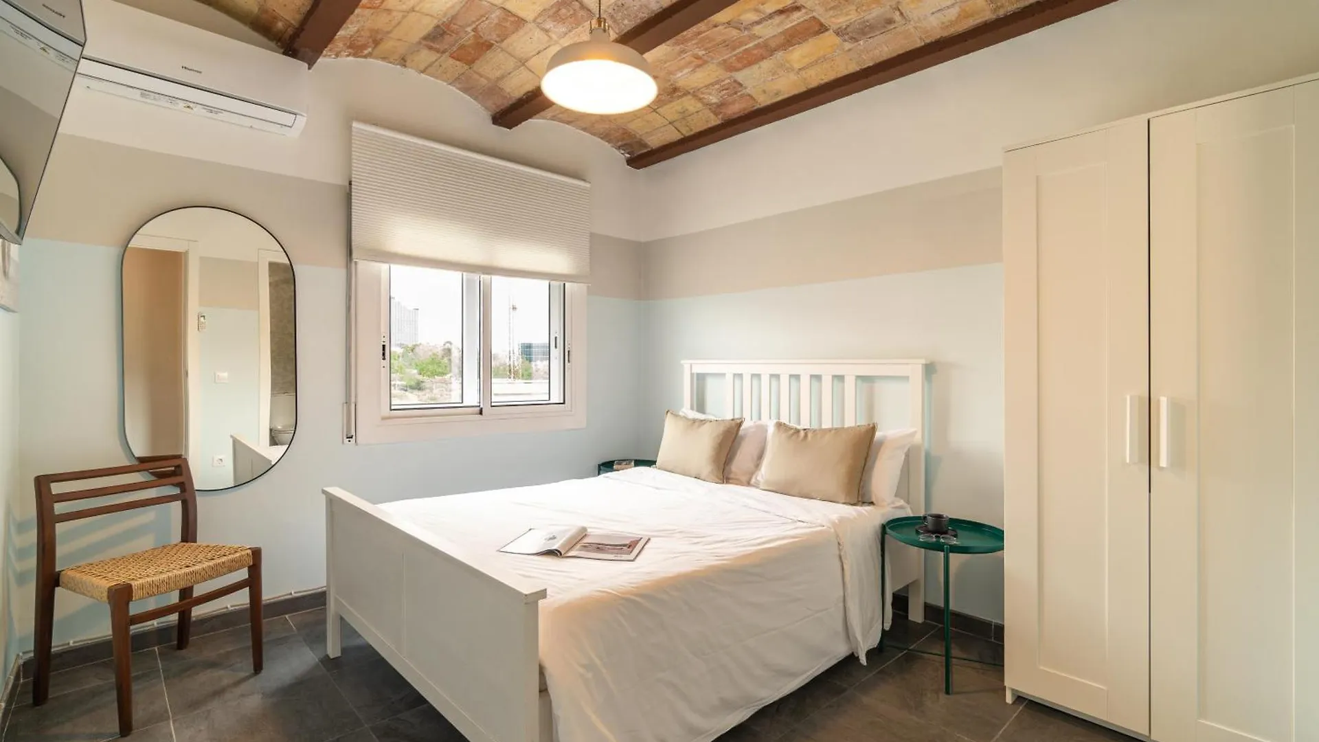 Collblanc Apartment By Olala Homes contacts